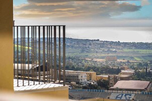 Apartment, 2 Bedrooms, Annex Building | In-room safe, individually furnished, blackout drapes, soundproofing