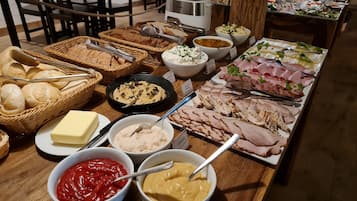 Daily buffet breakfast (PLN 40 per person)
