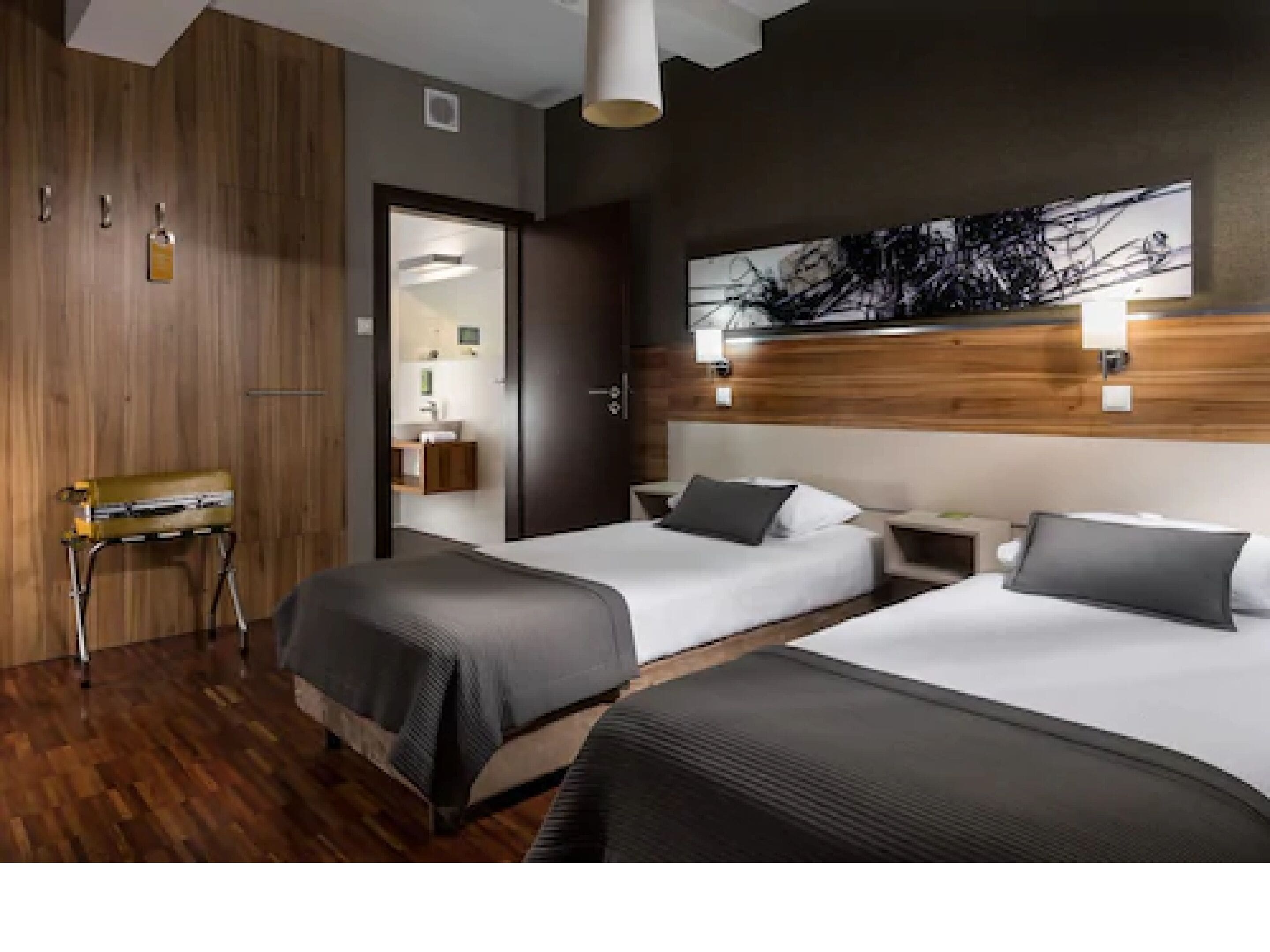 classic double room | 1 bedroom, desk, laptop workspace, blackout curtains