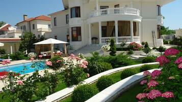 Villa Grand | Sábanas de algodón egipcio y ropa de cama de alta calidad