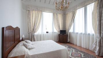 Standard Double or Twin Room, Private Bathroom | 1 bedroom, premium bedding, minibar, free cots/infant beds