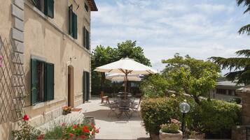 Khuôn viên nơi lưu trú