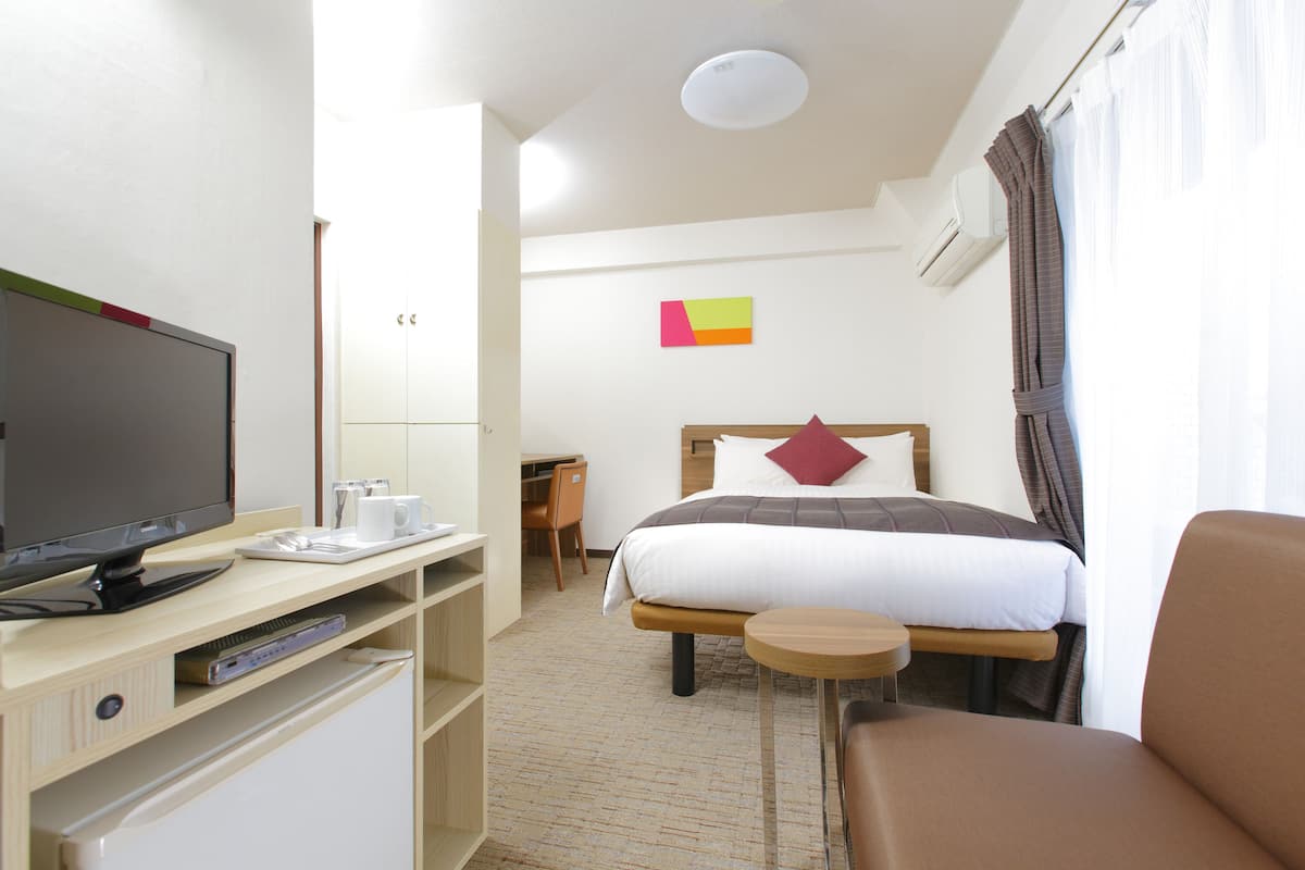 Standard Single Room, Non Smoking (Cleaning is Optional with Additional Cost)