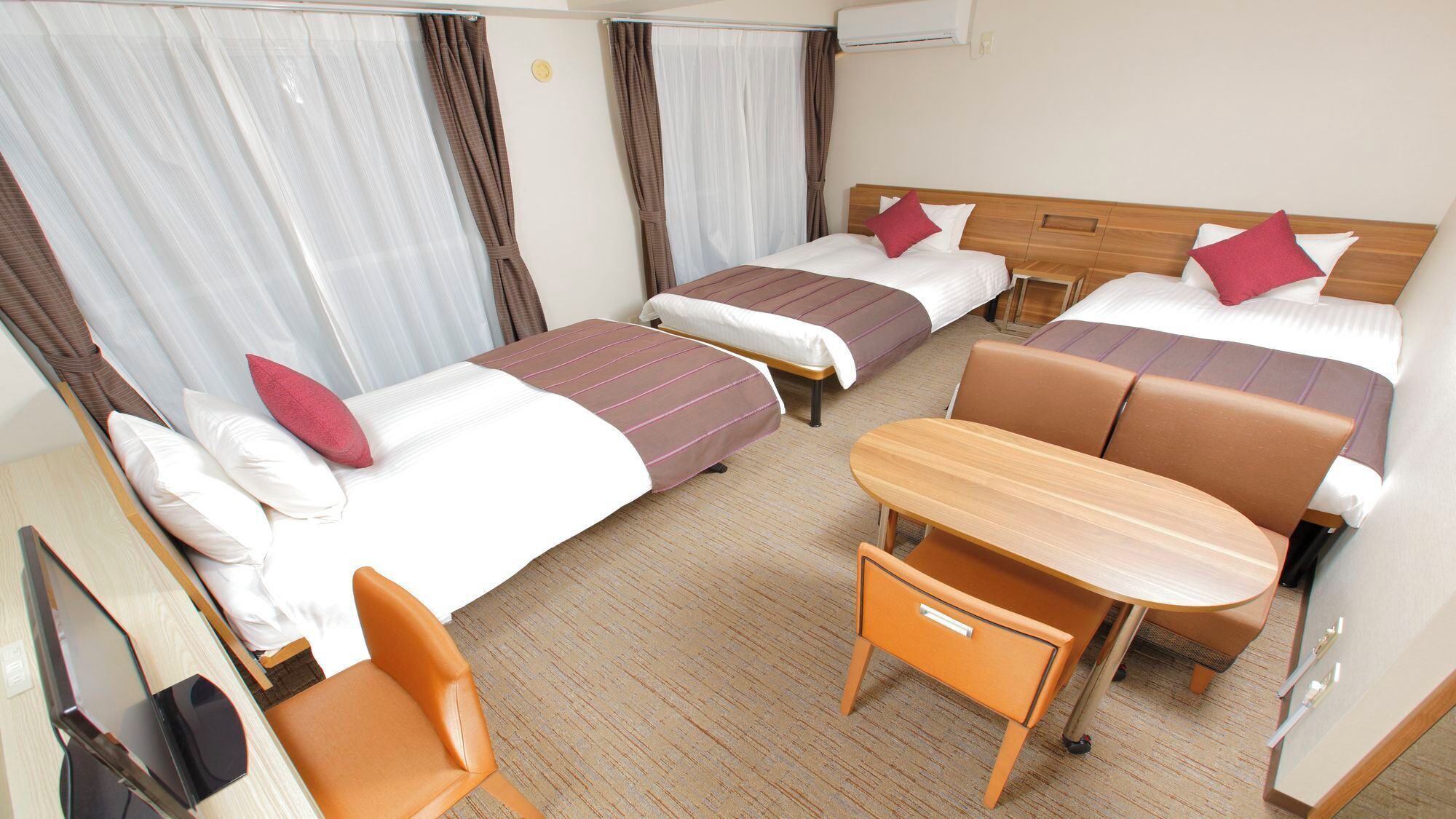 熨斗/熨衣板、免費無線上網、床單
