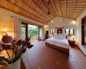 Superior Room | Premium bedding, minibar, in-room safe, desk - Emeralda Resort Ninh Binh (Gia Vien)