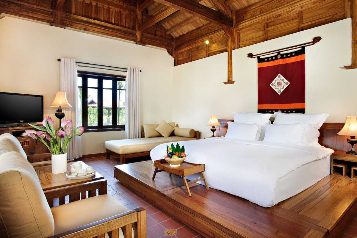 Deluxe Room | Premium bedding, minibar, in-room safe, desk