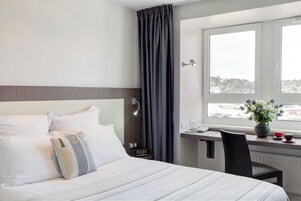 Habitación Confort, no fumadores | Ropa de cama de alta calidad y colchones con acolchado adicional