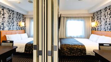 Habitación, habitaciones conectadas | 2 habitaciones, edredón, escritorio y cortinas blackout