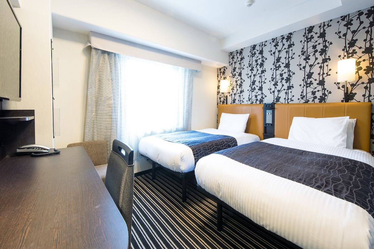 2 Schlafzimmer, Daunenbettdecken, Schreibtisch, Verdunkelungsvorhänge
