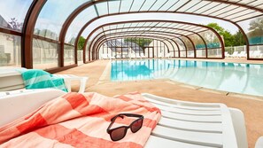 สระว่ายน้ำกลางแจ้งเปิดตามฤดูกาล