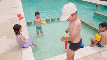 Piscine extérieure (ouverte en saison)