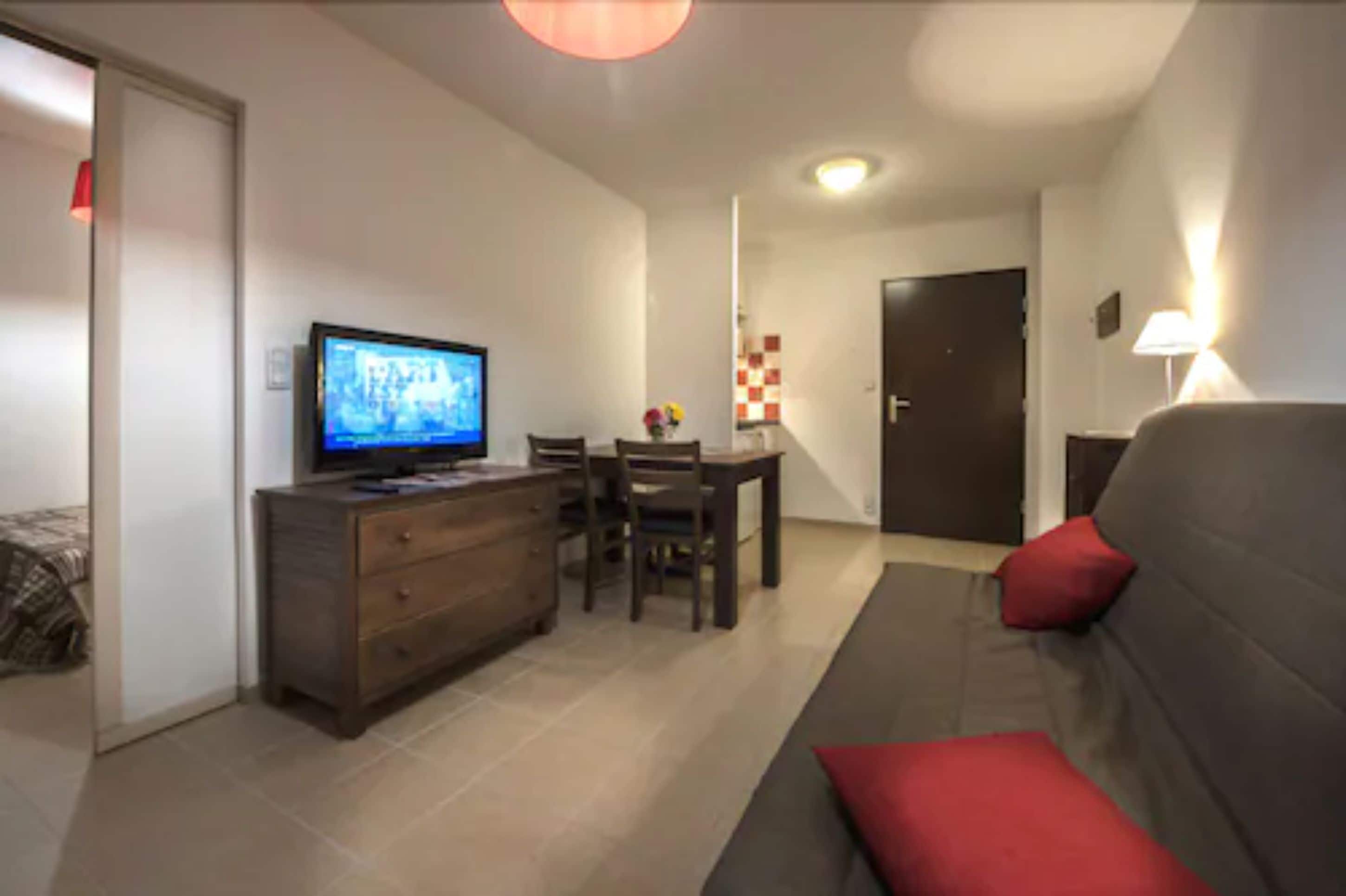 Studio | Verduisterende gordijnen, geluiddichte muren