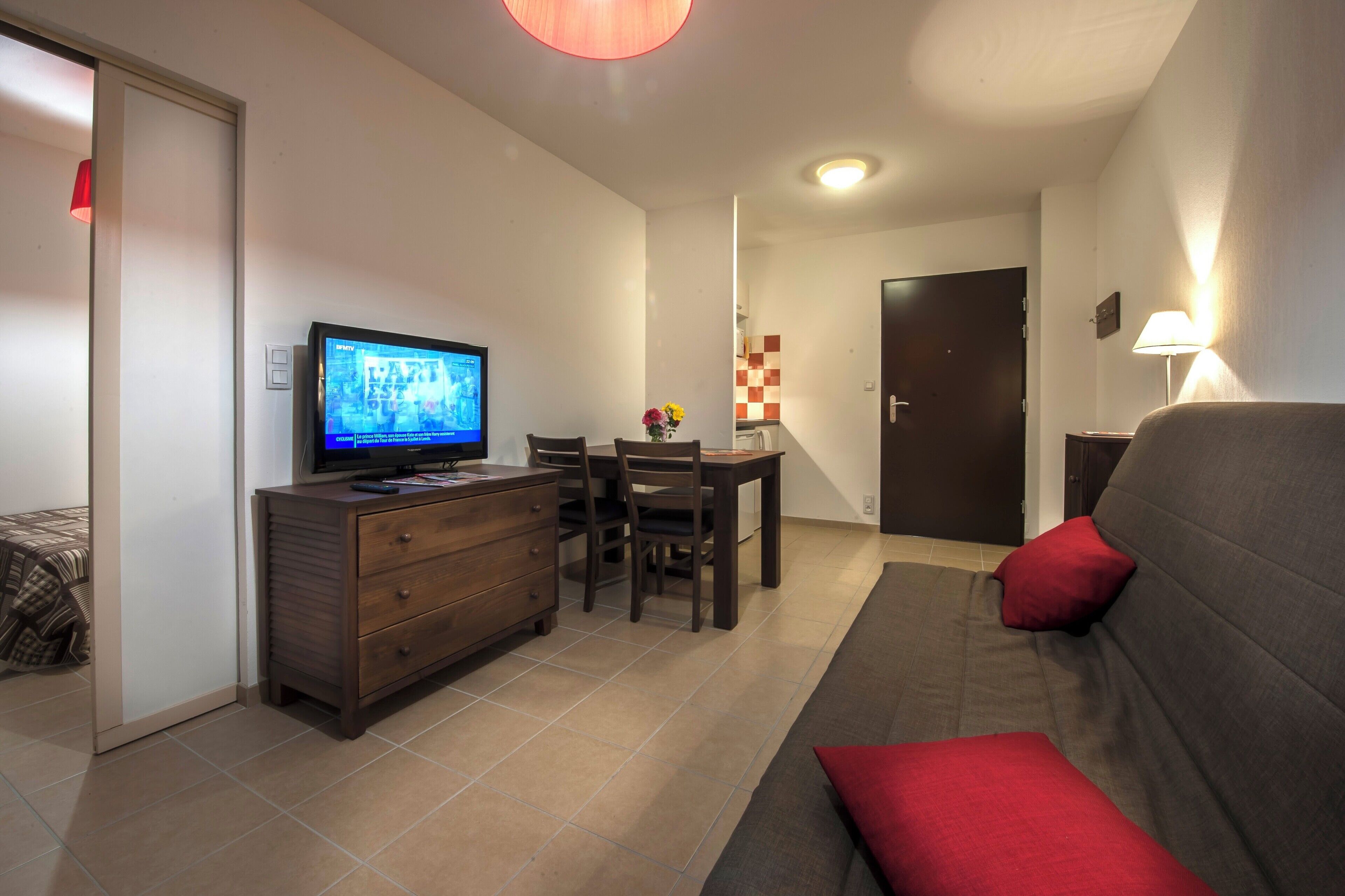 Living area | TV
