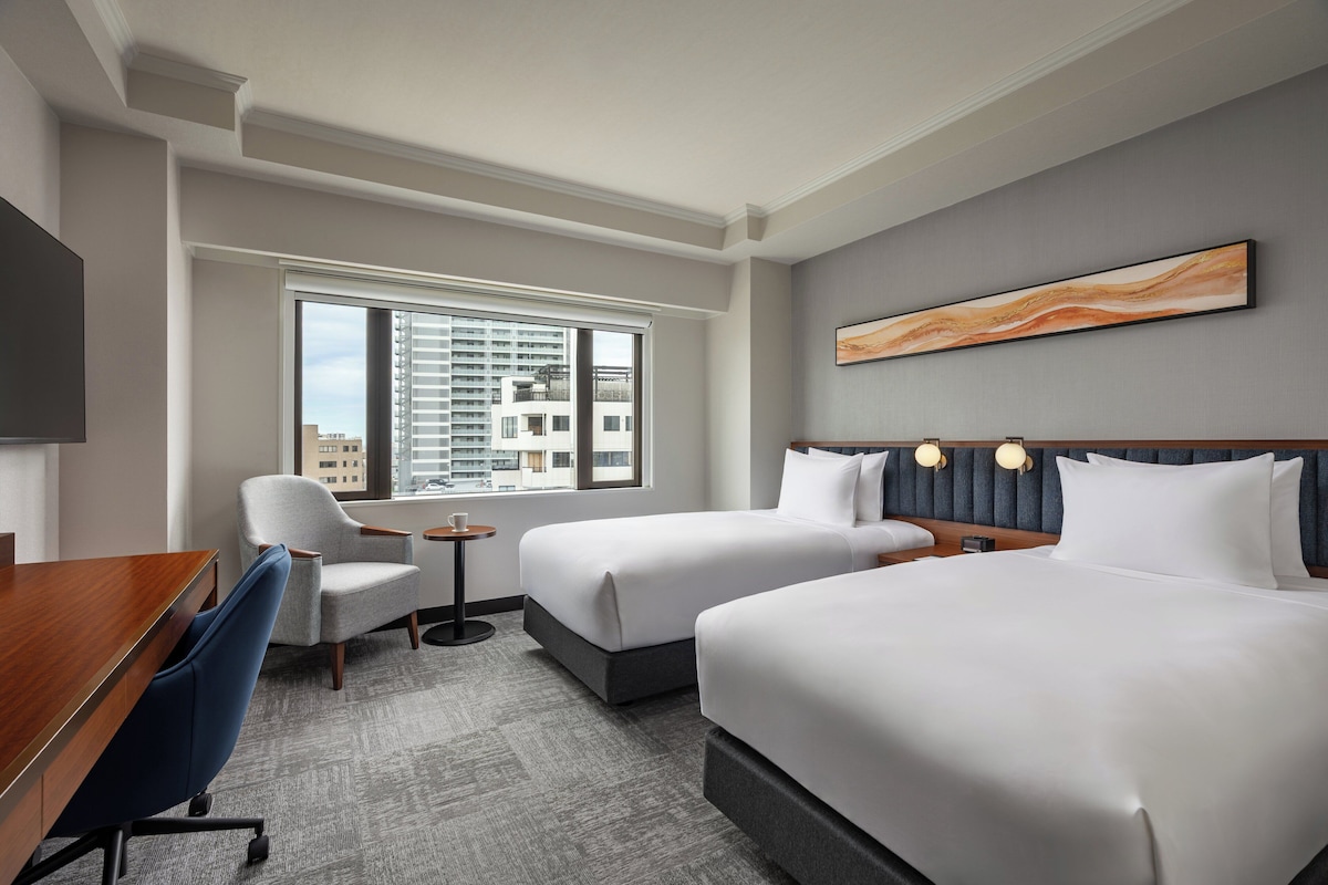 In-room safe, desk, laptop workspace, blackout drapes