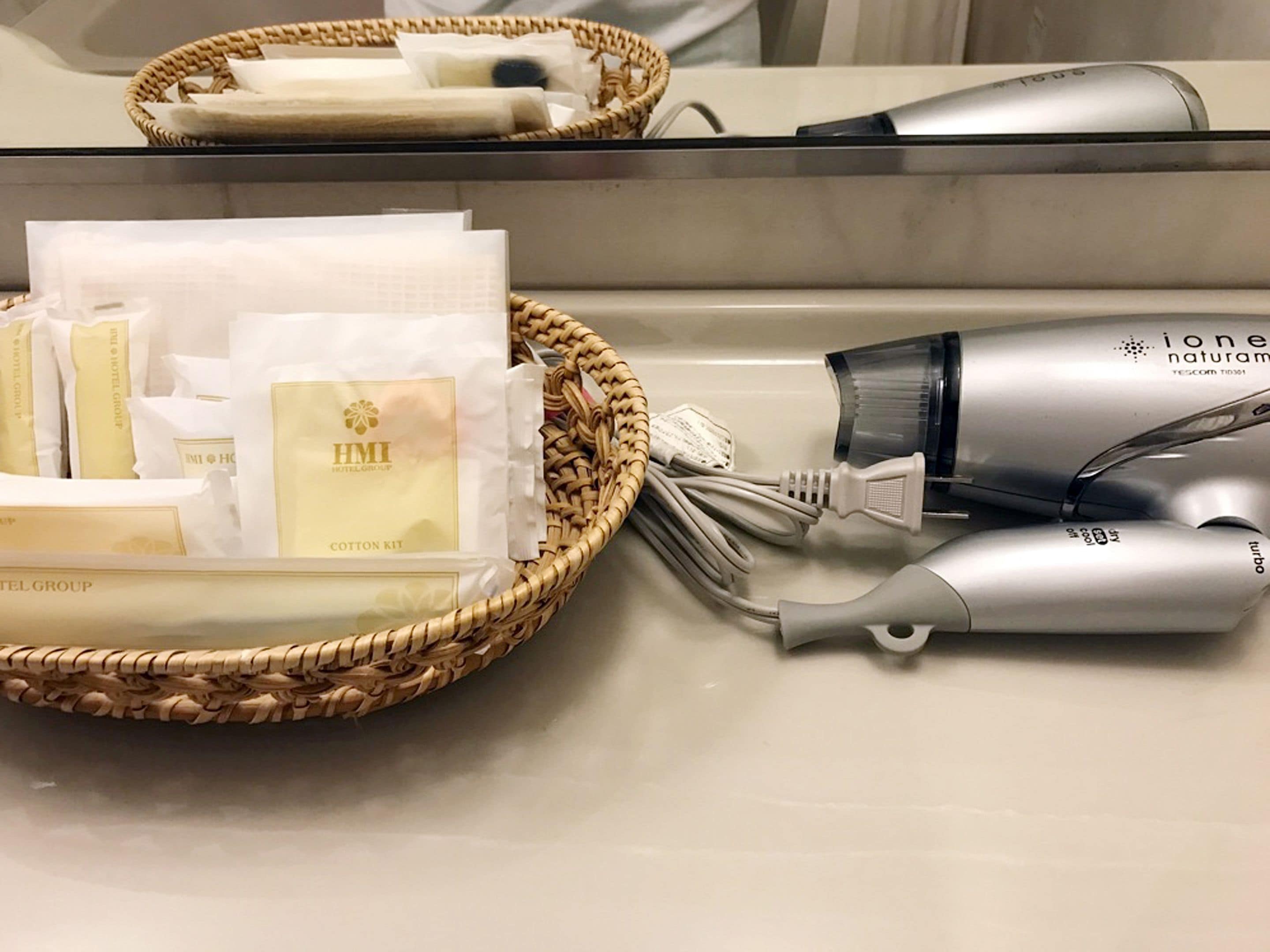 Ensemble douche/baignoire, douche à « effet pluie »