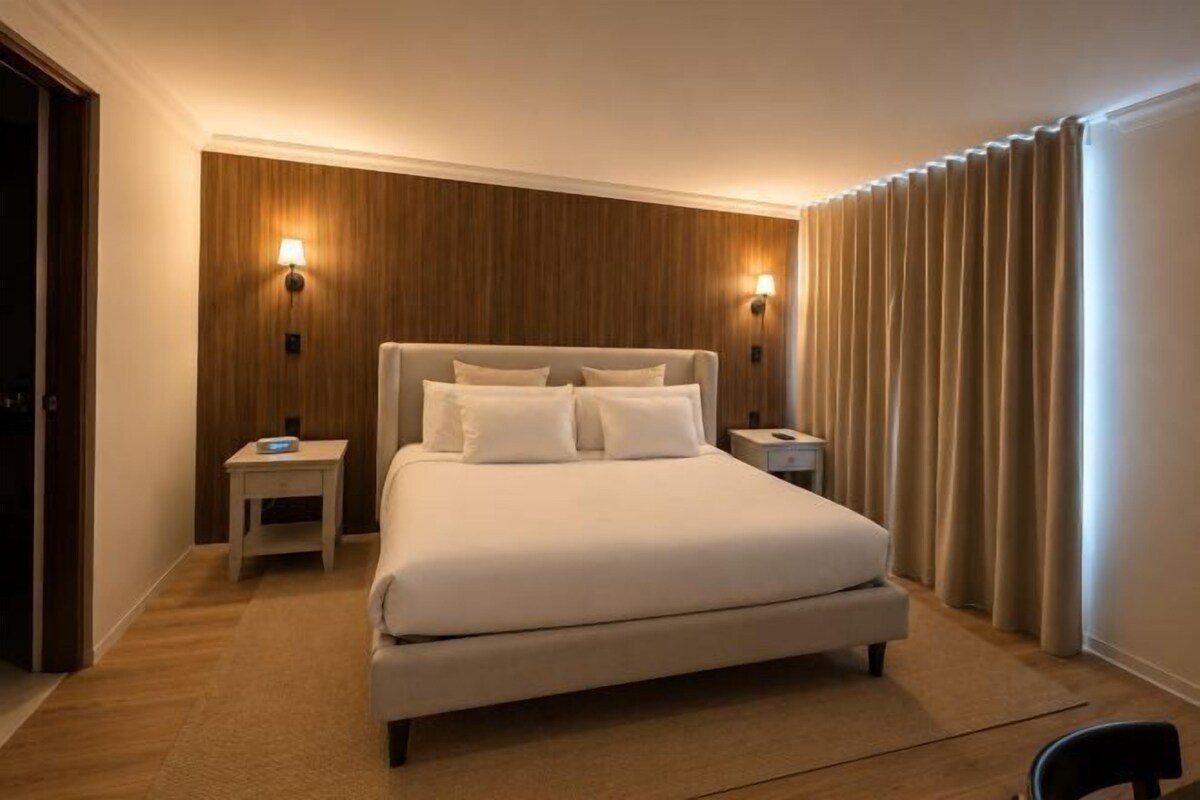 In-room safe, desk, iron/ironing board, free WiFi
