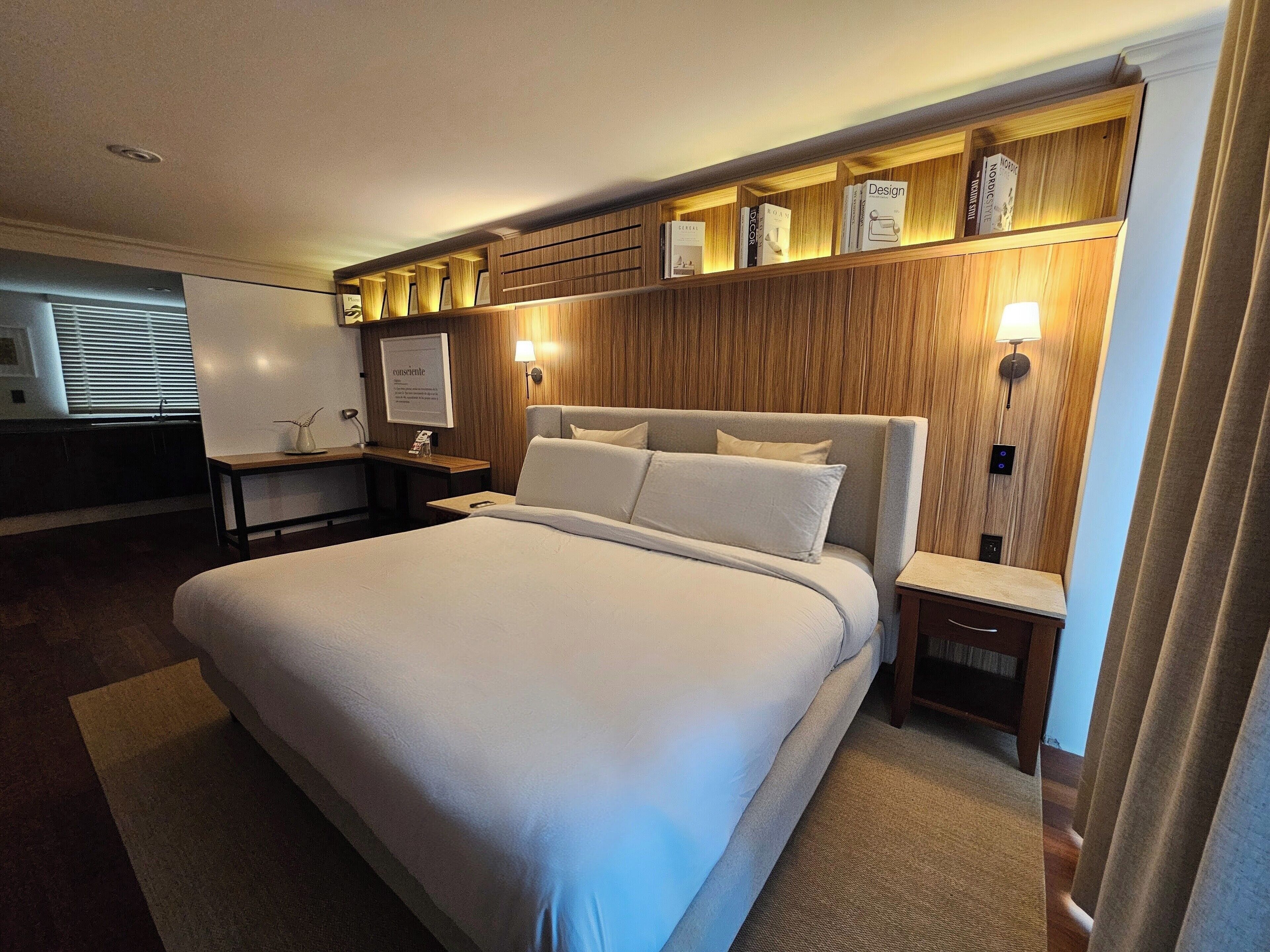 Deluxe Room | In-room safe, desk, iron/ironing board, free WiFi