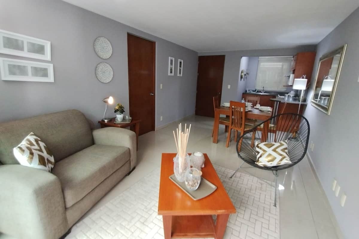 1 bedroom, in-room safe, desk, iron/ironing board