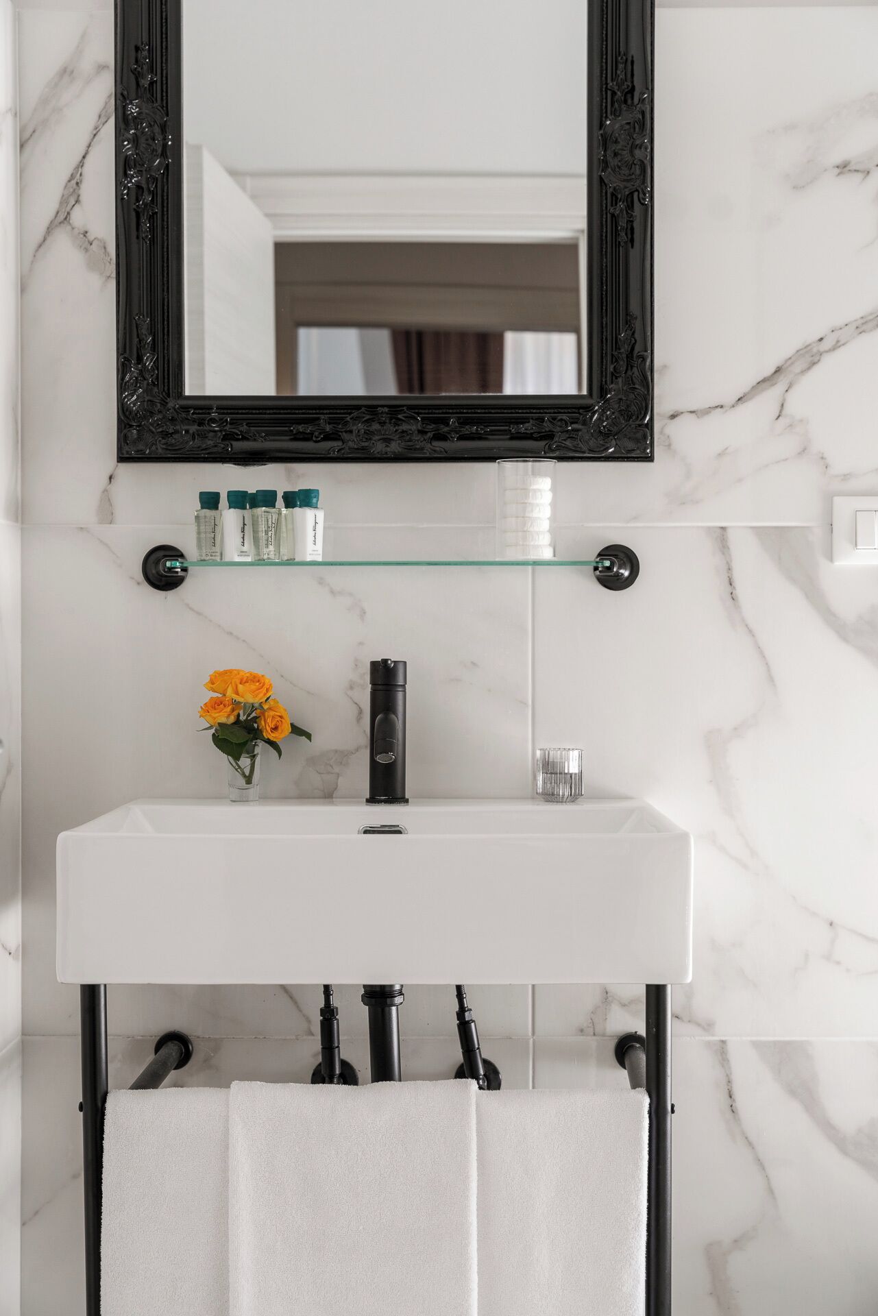 deluxe suite | bathroom | shower, free toiletries, hair dryer, slippers