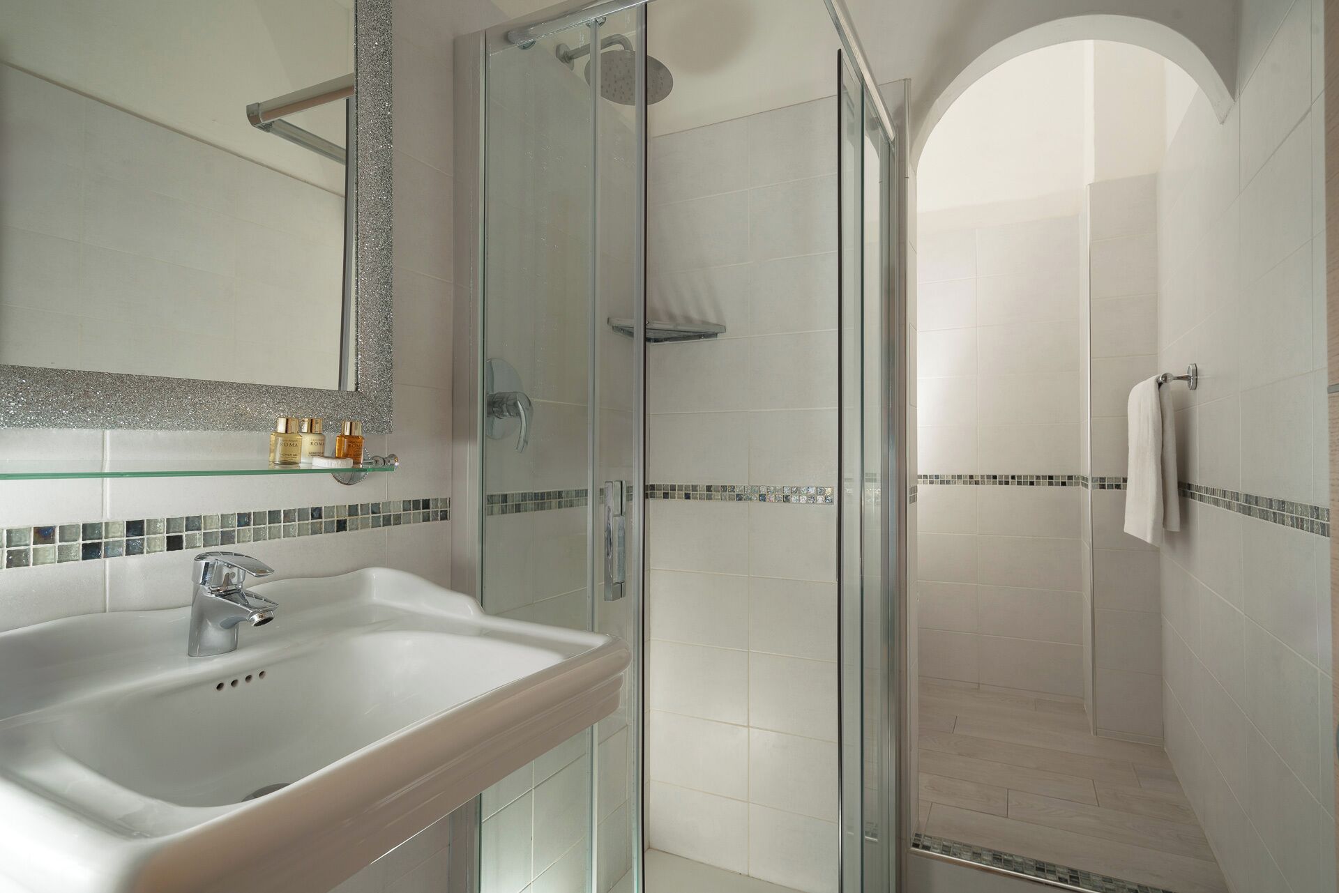 shower, free toiletries, hair dryer, slippers