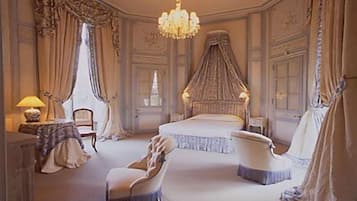 Suite Anna Ivanovna | Décoration personnalisée, ameublement personnalisé, bureau