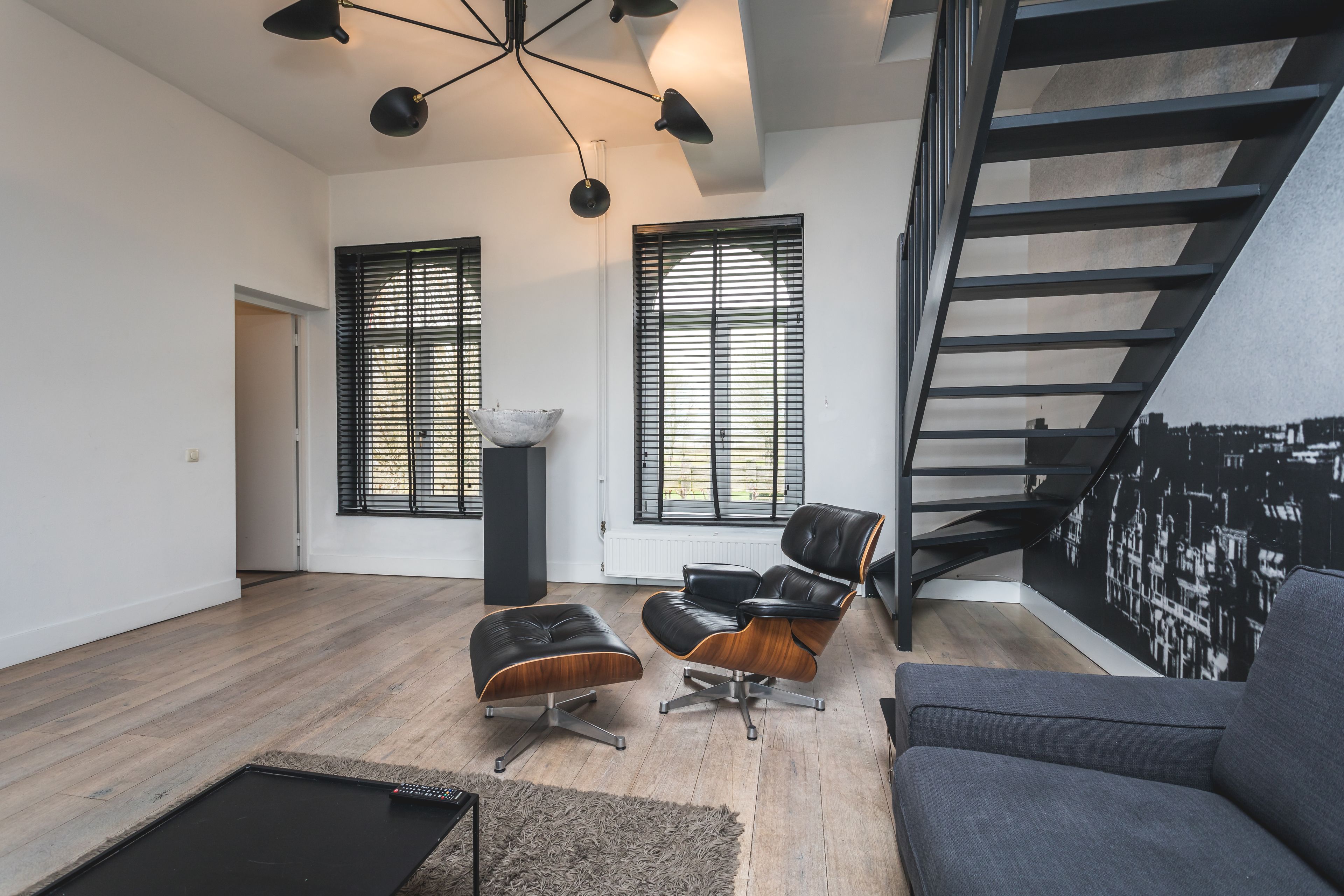 deluxe suite | living area | tv, netflix, streaming services