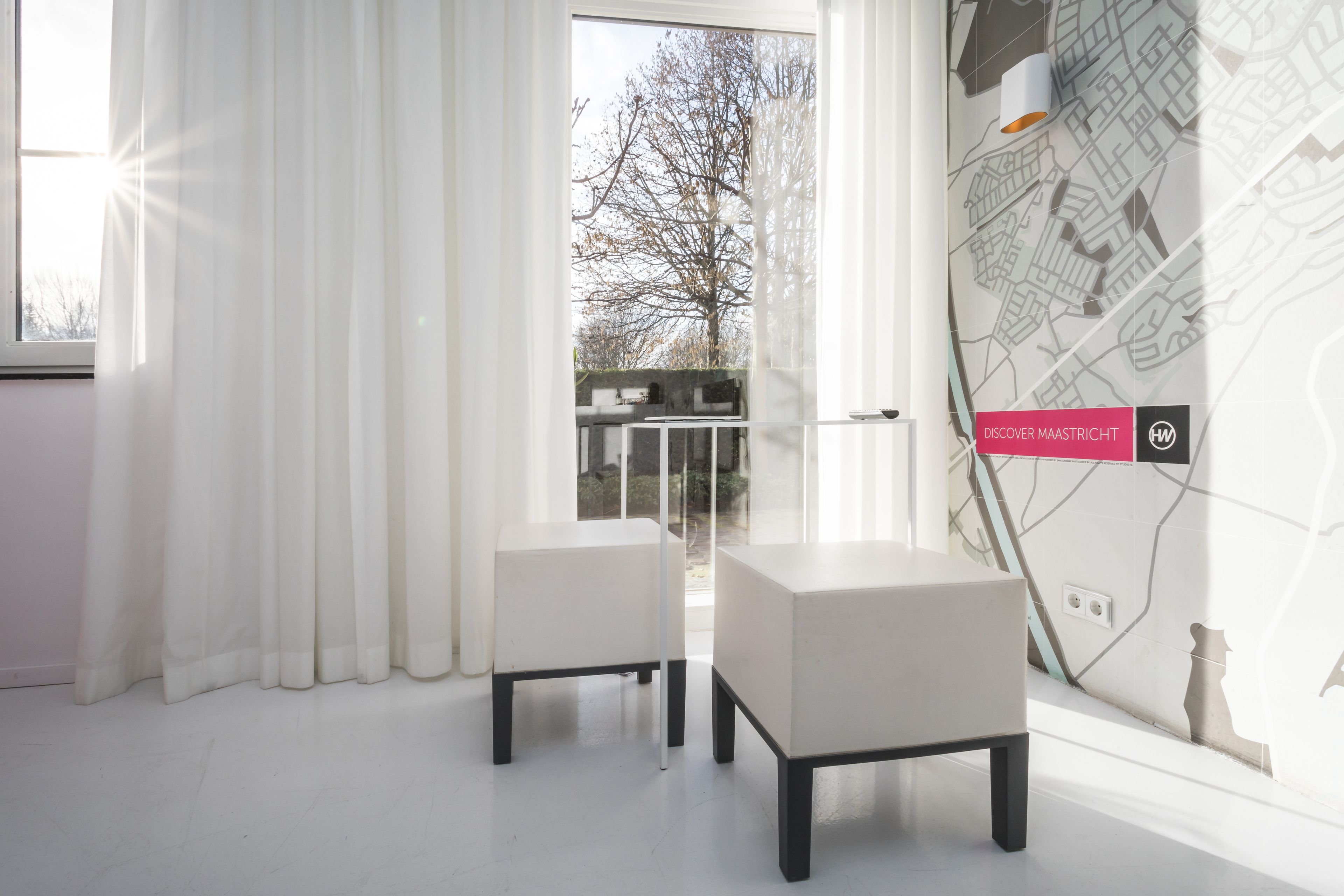 standard room | 1 bedroom, free minibar, in-room safe, individually decorated