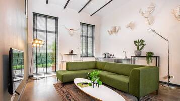 Appartment with shower in coach house 2p | 1 bedroom, free minibar, in-room safe, individually decorated