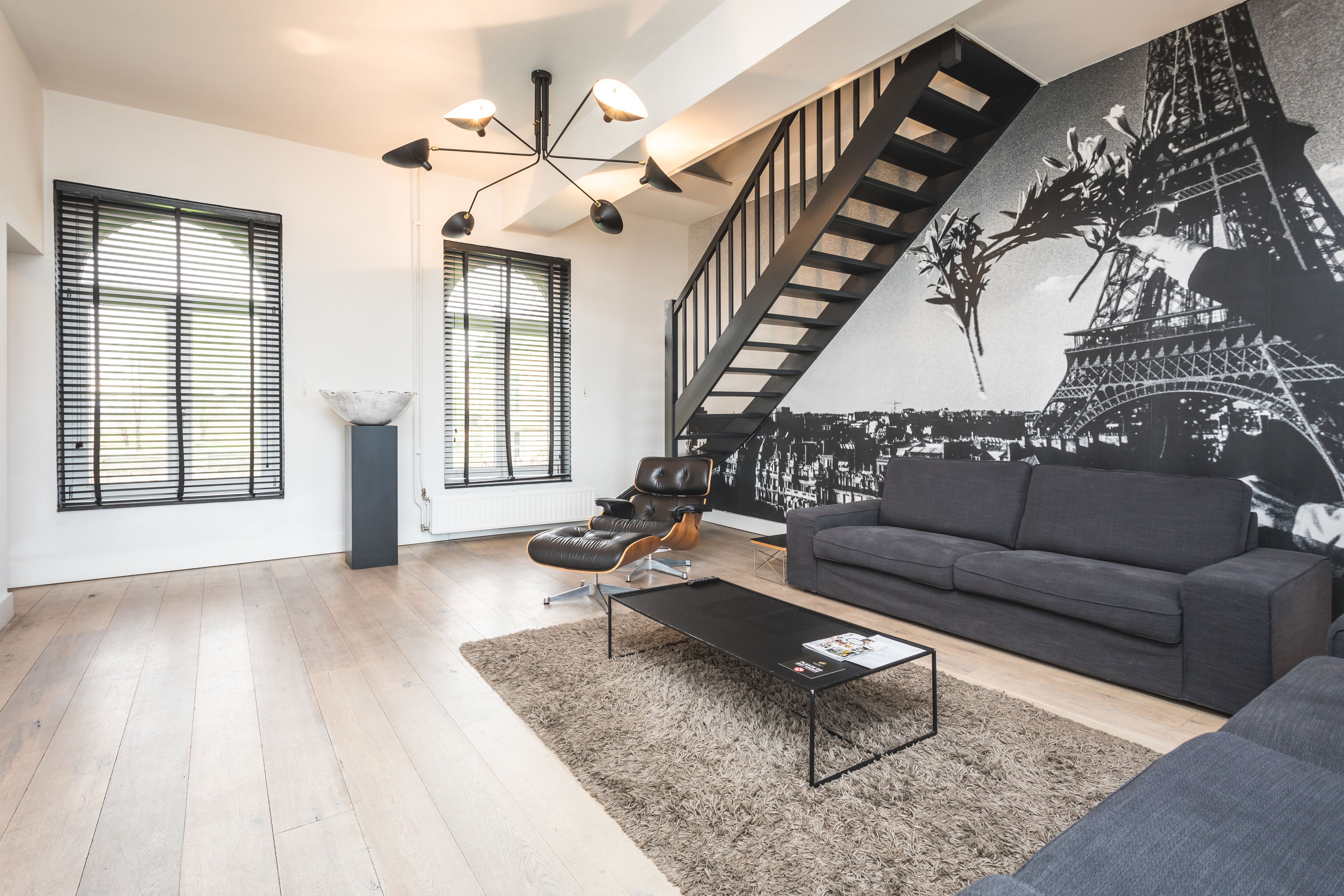 deluxe suite | living room | tv, netflix, streaming services