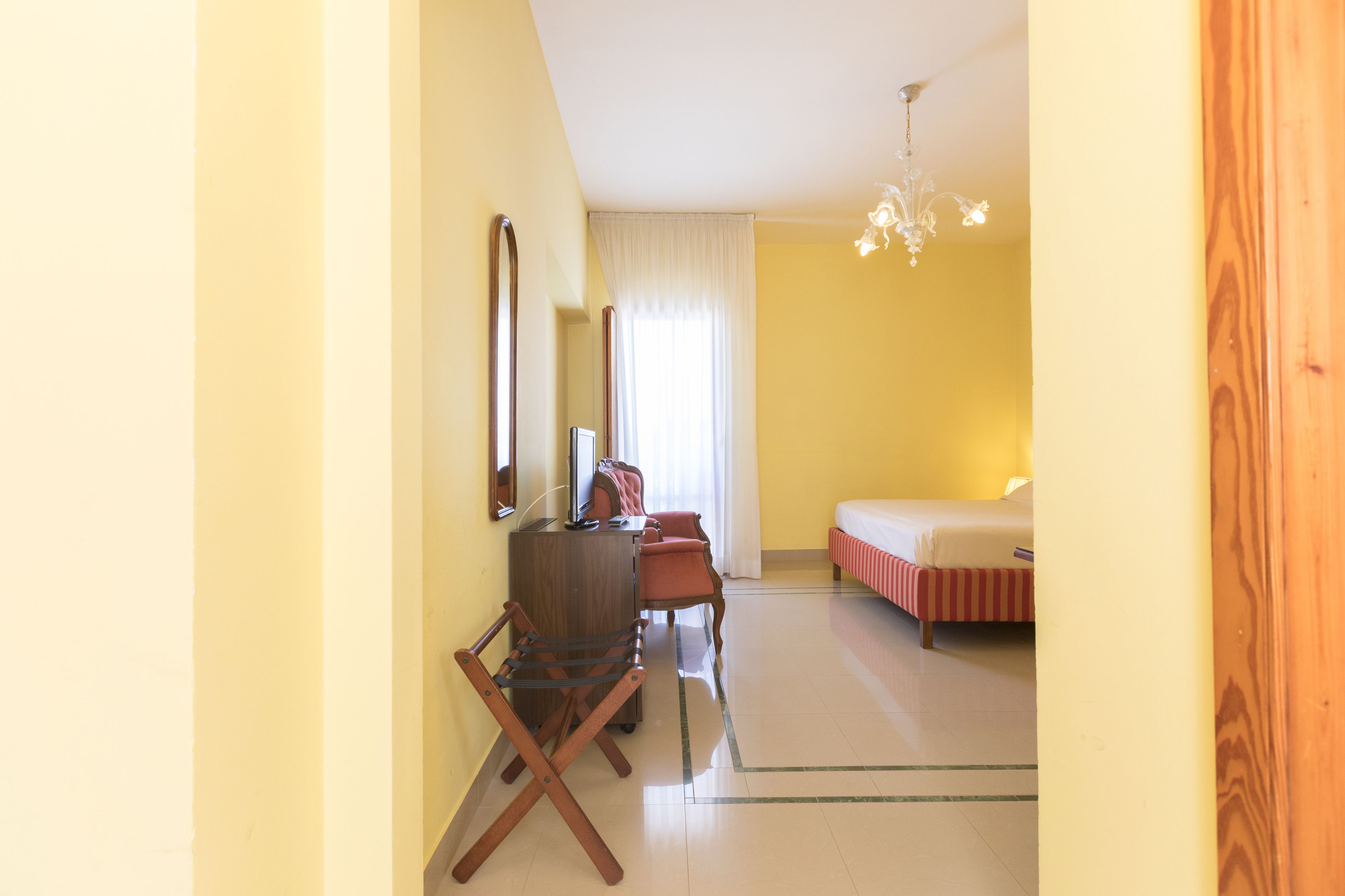 minibar, in-room safe, desk, free wifi