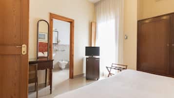 Minibar, coffres-forts dans les chambres, bureau, Wi-Fi gratuit