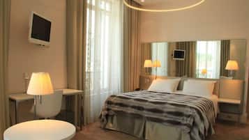 Literie de qualité supérieure, coffres-forts dans les chambres, bureau