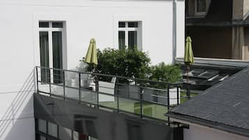 ห้องซูพีเรียดับเบิลหรือทวิน | ลานระเบียง/นอกชาน