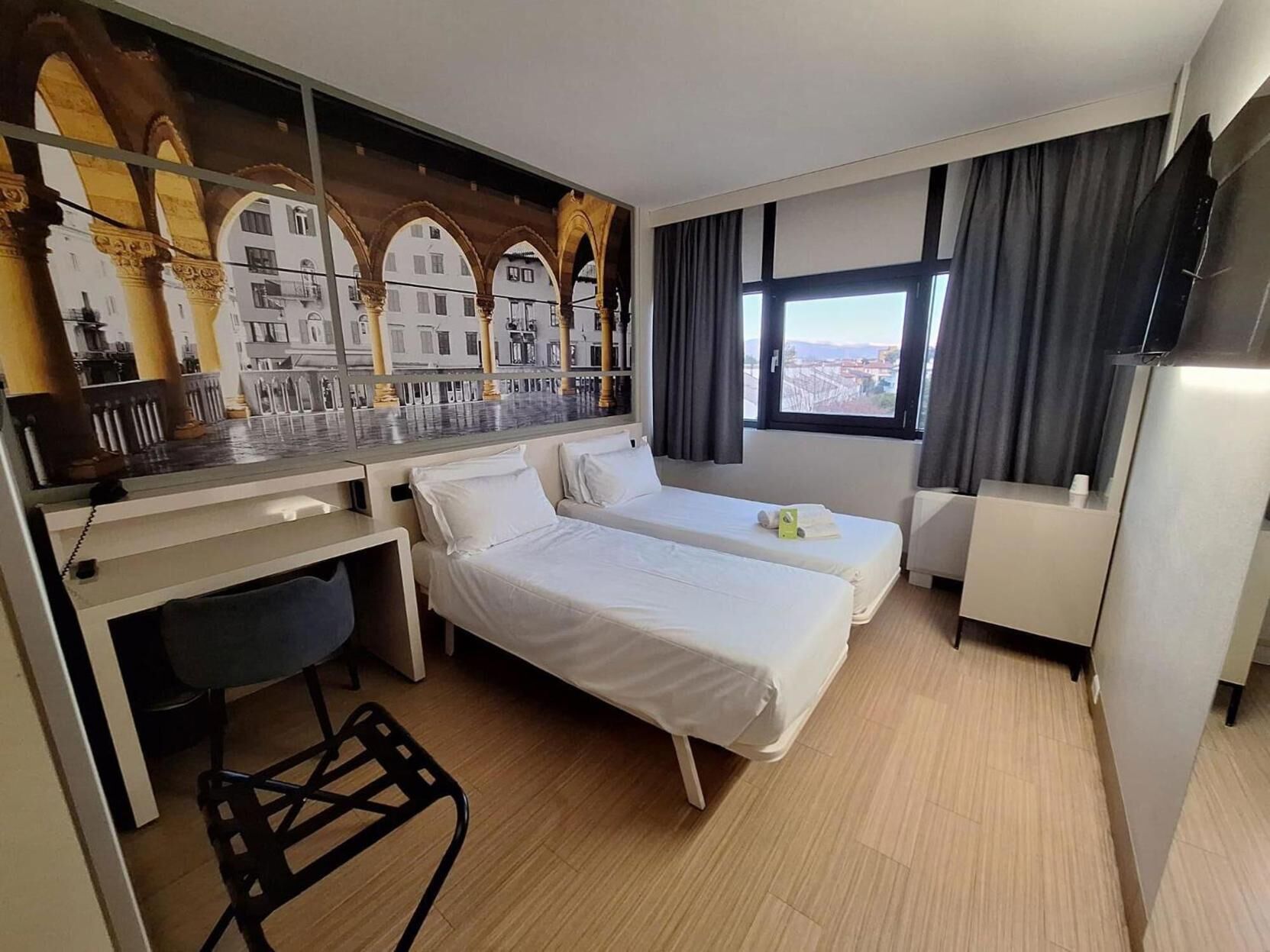 In-room safe, desk, free WiFi, bed sheets