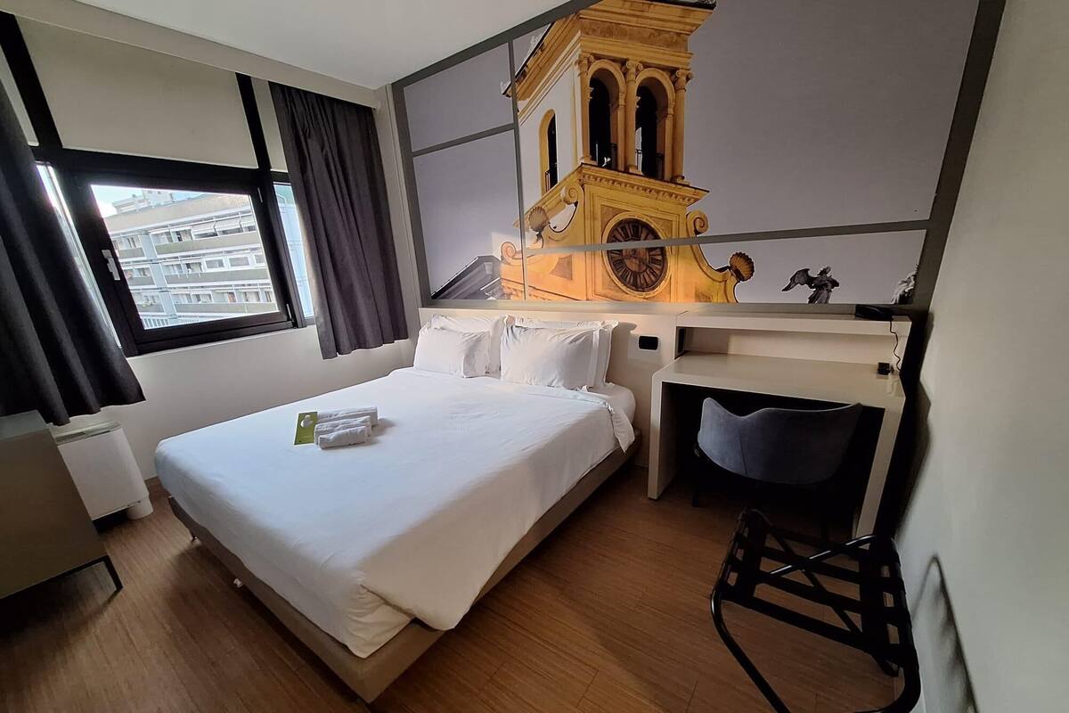 Chambre supĂ©rieure double, non-fumeur | Coffre-fort, bureau, lit de bĂ©bĂ© (gratuit), lit dâappoint (supplĂ©ment)