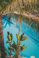 Εποχική εξωτερική πισίνα, δωρεάν καμπάνες, ομπρέλες πισίνας