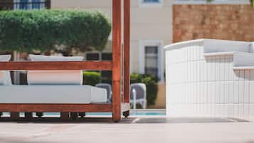Piscina stagionale all'aperto, cabine incluse nel prezzo