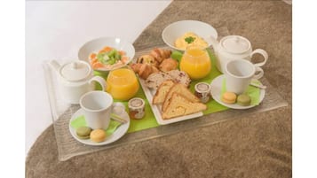 Petit déjeuner continental servi tous les jours en supplément