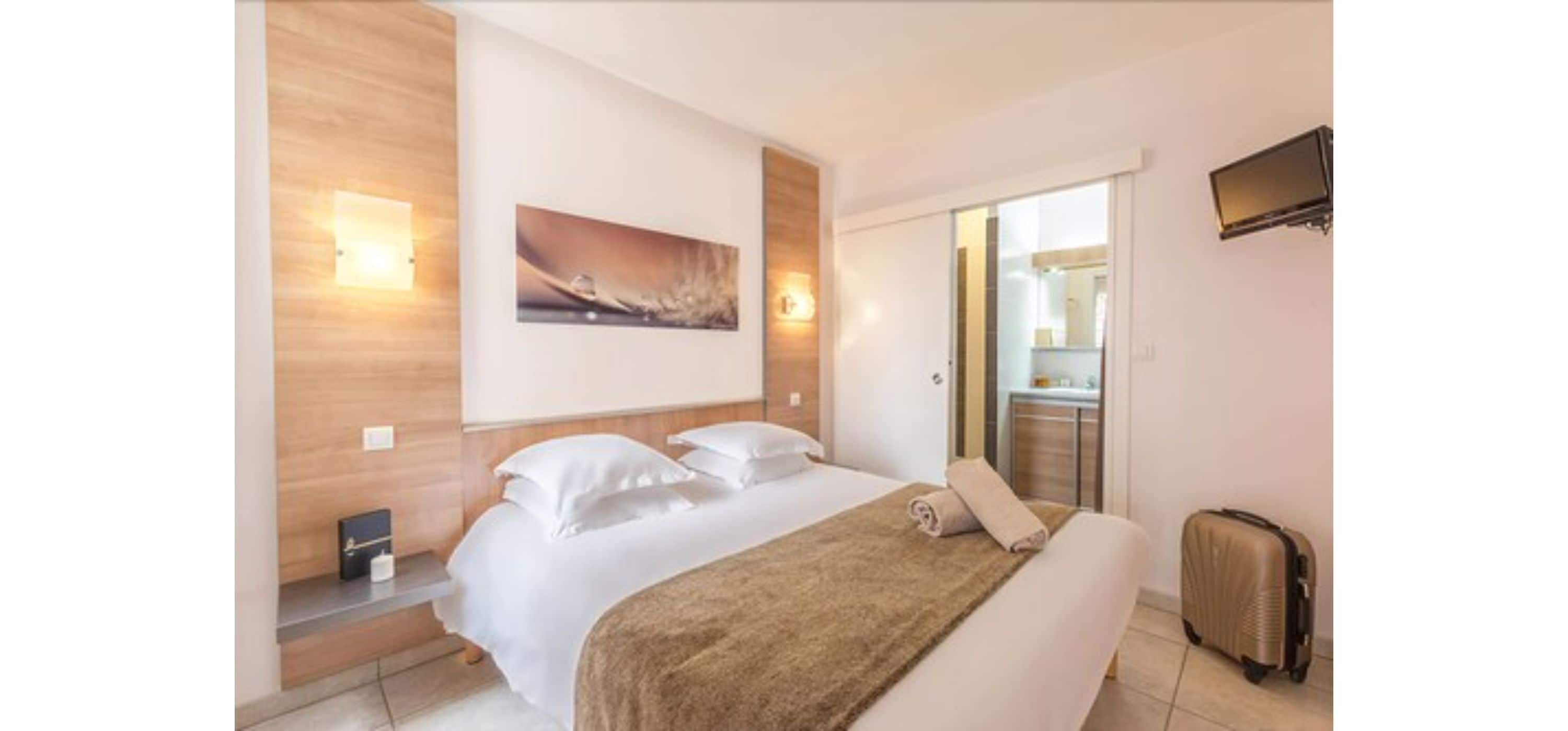 Premium bedding, desk, soundproofing, iron/ironing board