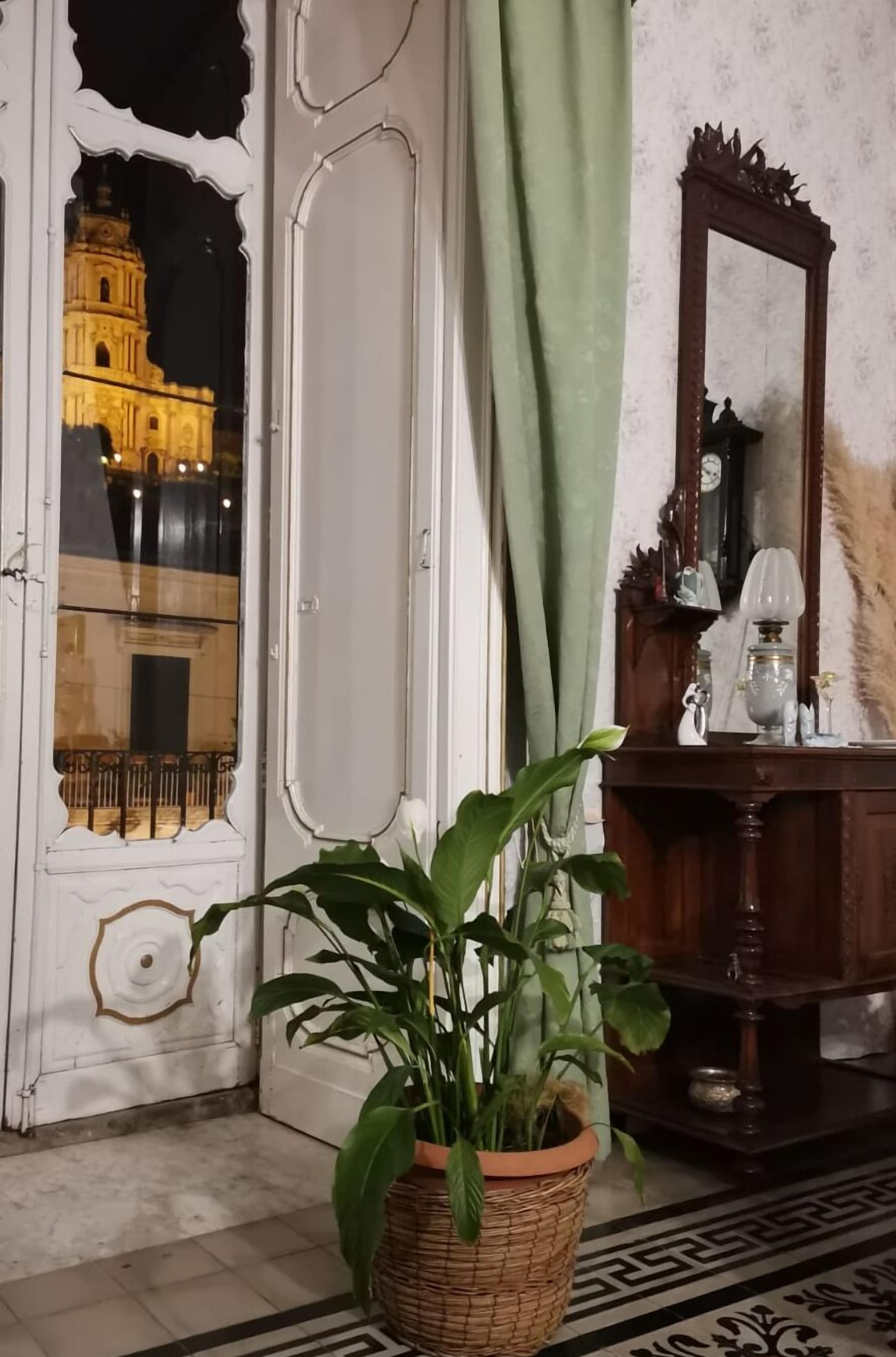 32-inch TV with satellite channels, printers