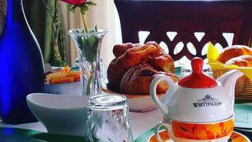 Desayuno buffet todos los días (con cargo)