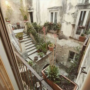 1 bedroom, premium bedding, down comforters, minibar