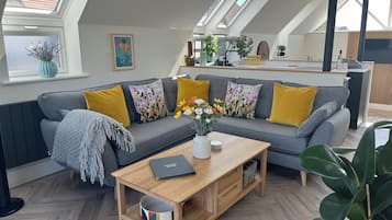 House | Iron/ironing board, free WiFi, bed sheets