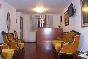 Lobby - Las Palmeras Inn (Trujillo)