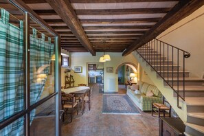 Flat-screen TV, table tennis - Le Mascie Country House (Casole d'Elsa)