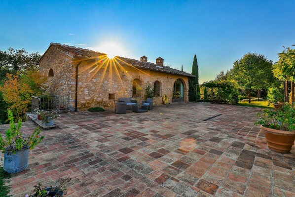 Front of property - Le Mascie Country House (Casole d'Elsa)