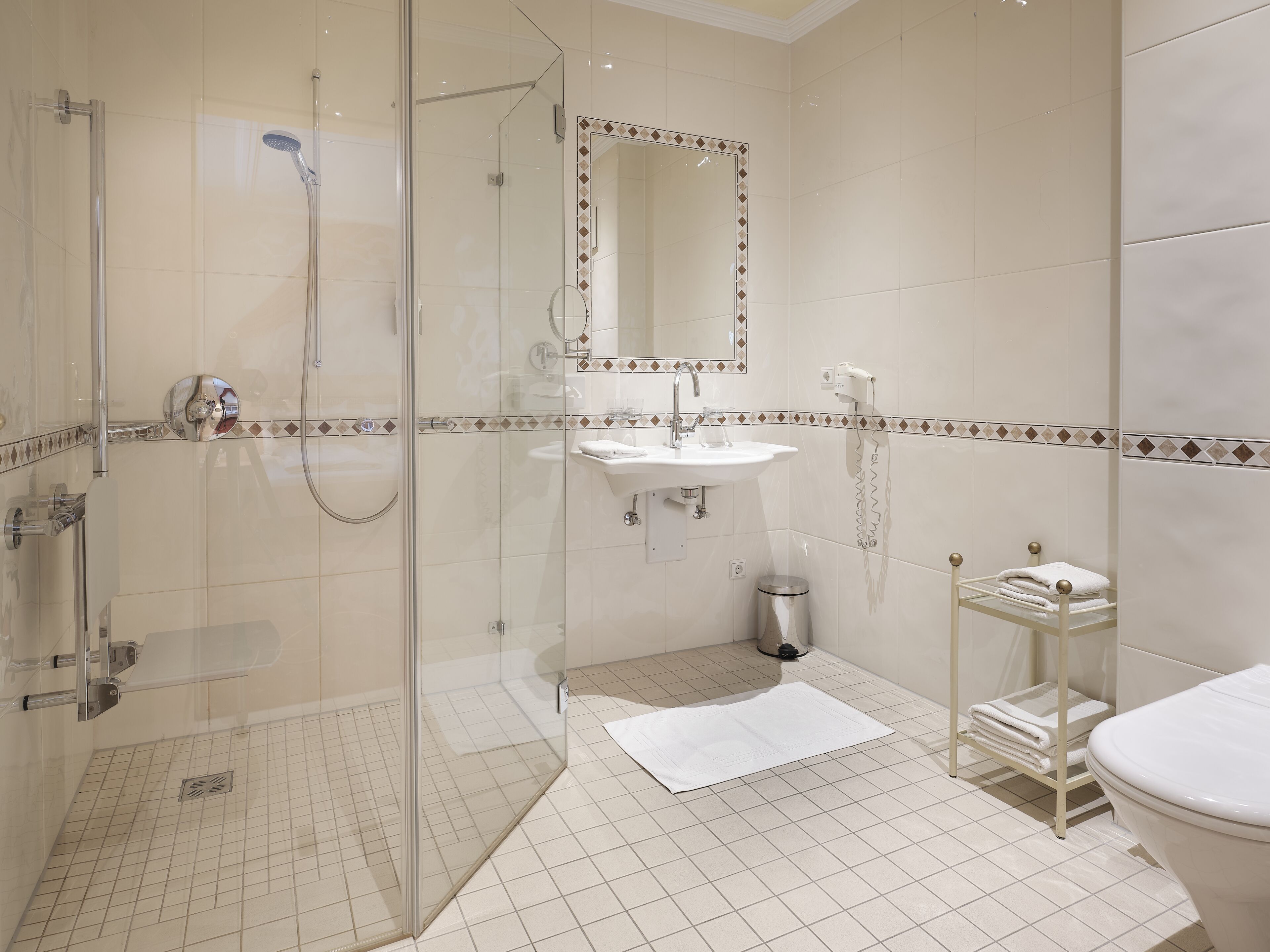 business double room, 1 queen bed | bathroom | free toiletries, hair dryer, towels, soap