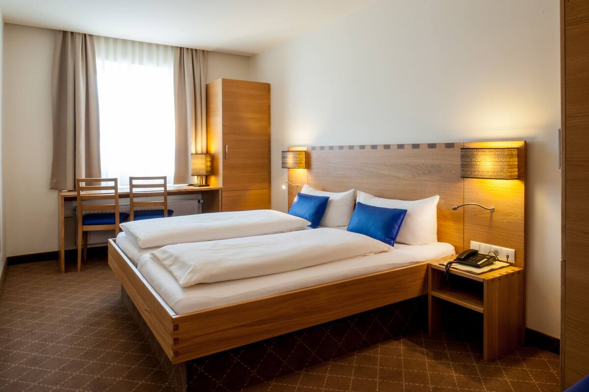 premium bedding, in-room safe, individually decorated