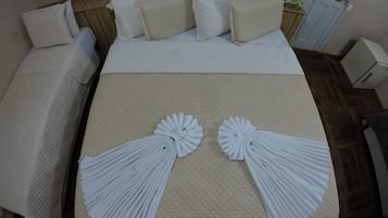 1 Schlafzimmer, Pillowtop-Betten, individuell dekoriert, Zustellbetten