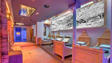 Sauna, hot tub, steam room